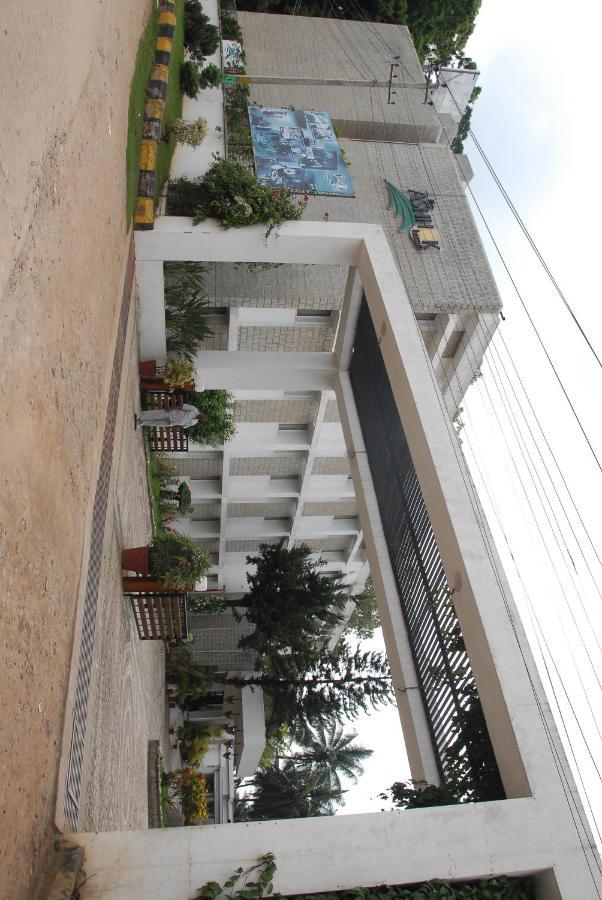 Hassan Ashok Hotel Buitenkant foto