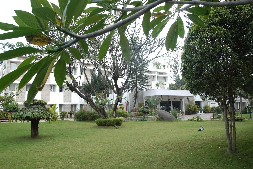 Hassan Ashok Hotel Buitenkant foto