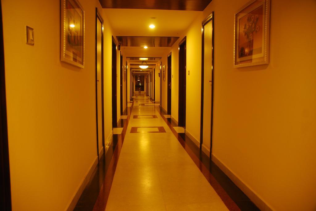 Hassan Ashok Hotel Buitenkant foto