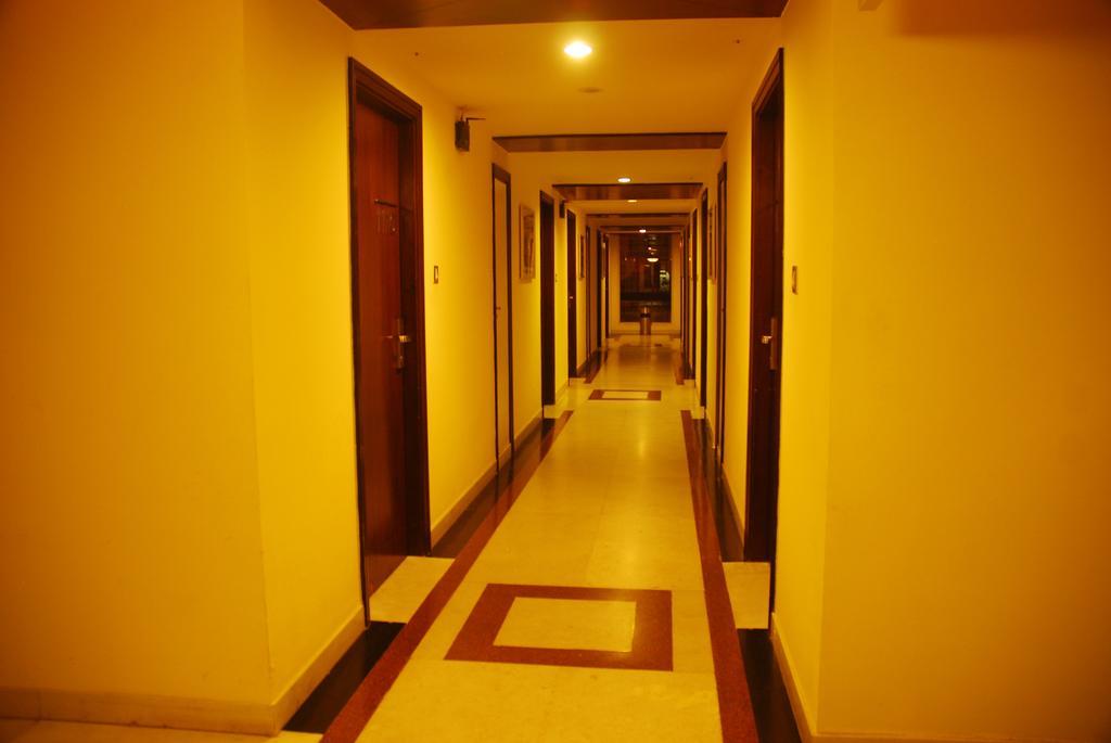 Hassan Ashok Hotel Buitenkant foto