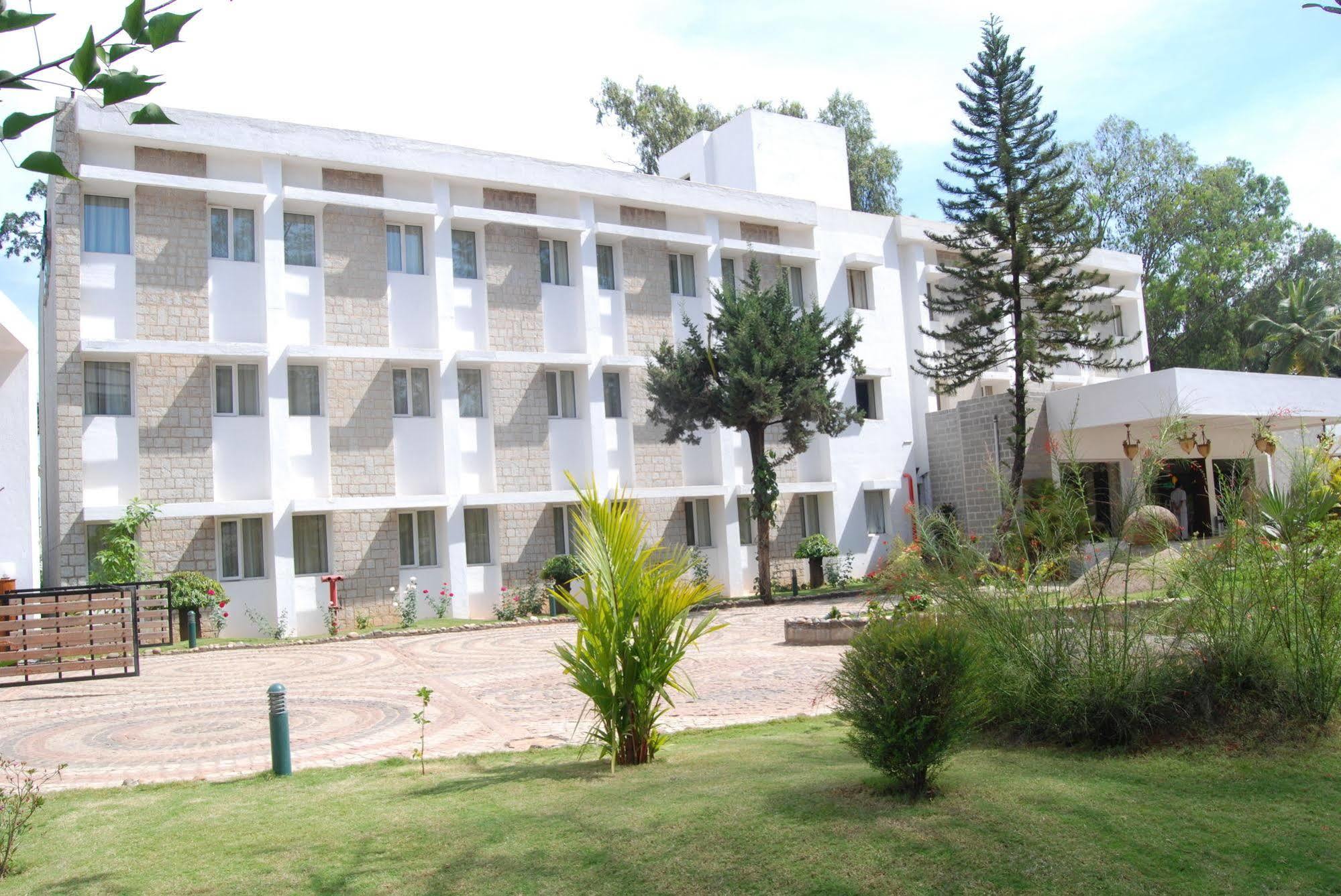 Hassan Ashok Hotel Buitenkant foto