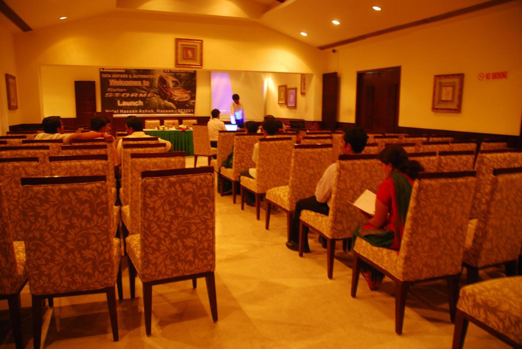 Hassan Ashok Hotel Buitenkant foto